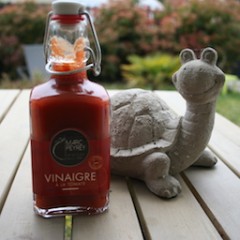 VINAIGRE À LA TOMATE 
